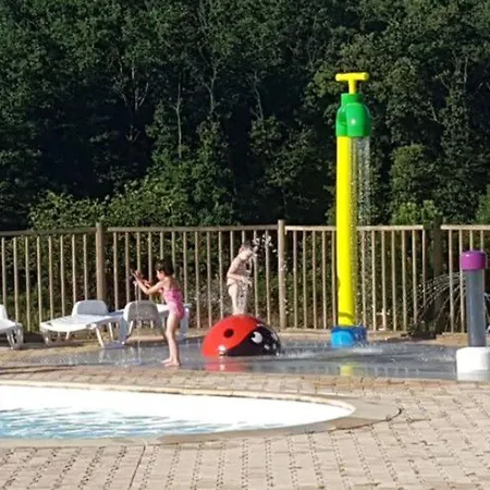 Cosy Pour 5 Pers. Avec Terrasse, Vue Etang - Api-1-52-288 * Naucelle