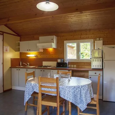 Cosy Pour 5 Pers. Avec Terrasse, Vue Etang - Api-1-52-288 Parque de Campismo Naucelle